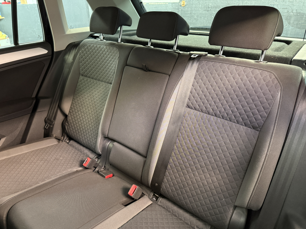 Volkswagen Tiguan — 14
