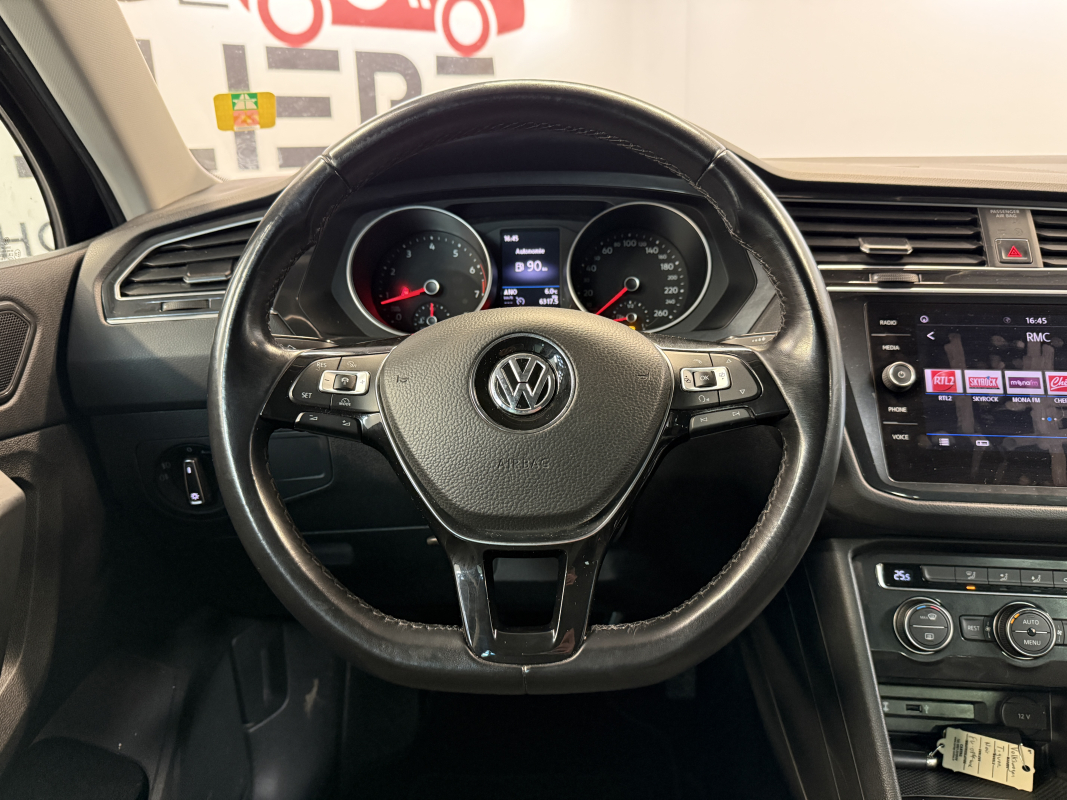 Volkswagen Tiguan — 16