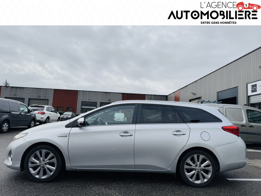 Toyota Auris — 6