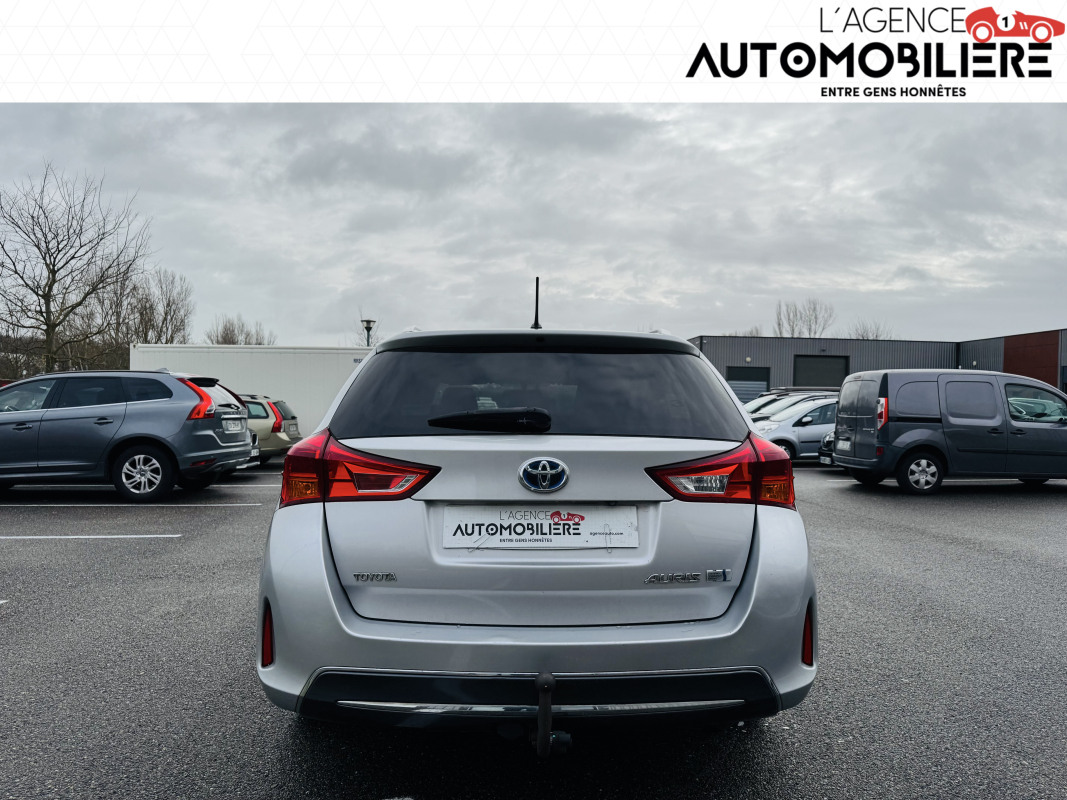 Toyota Auris — 4