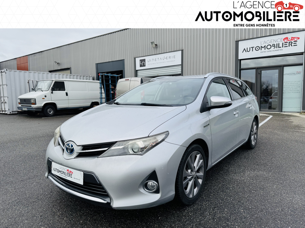 Toyota Auris — 7