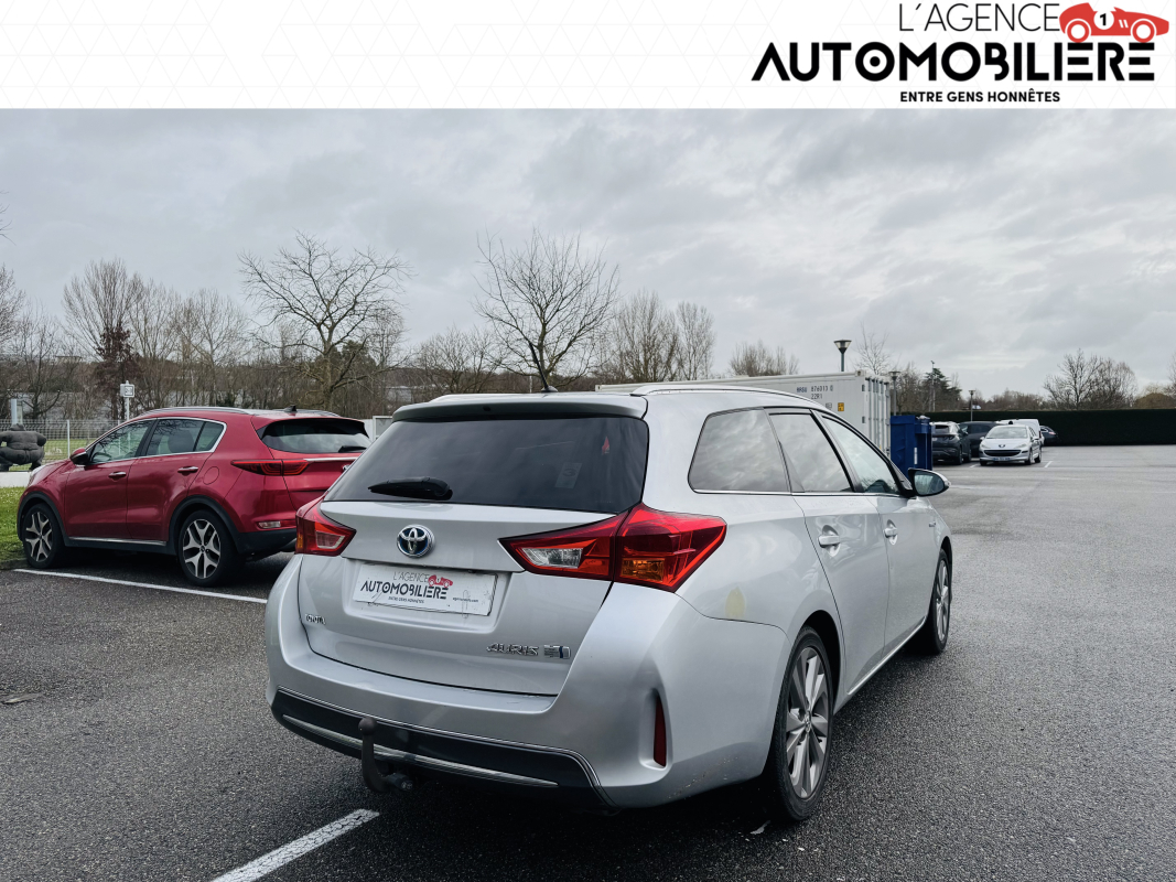 Toyota Auris — 3