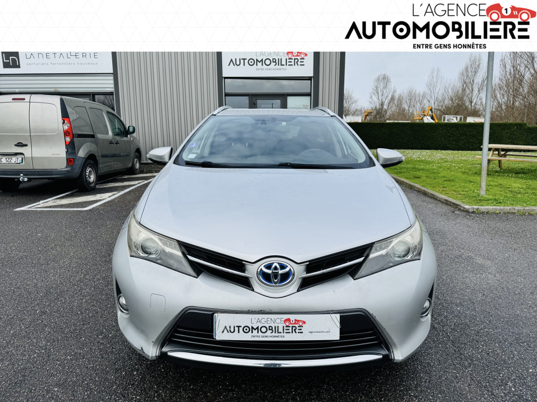 Toyota Auris — 8