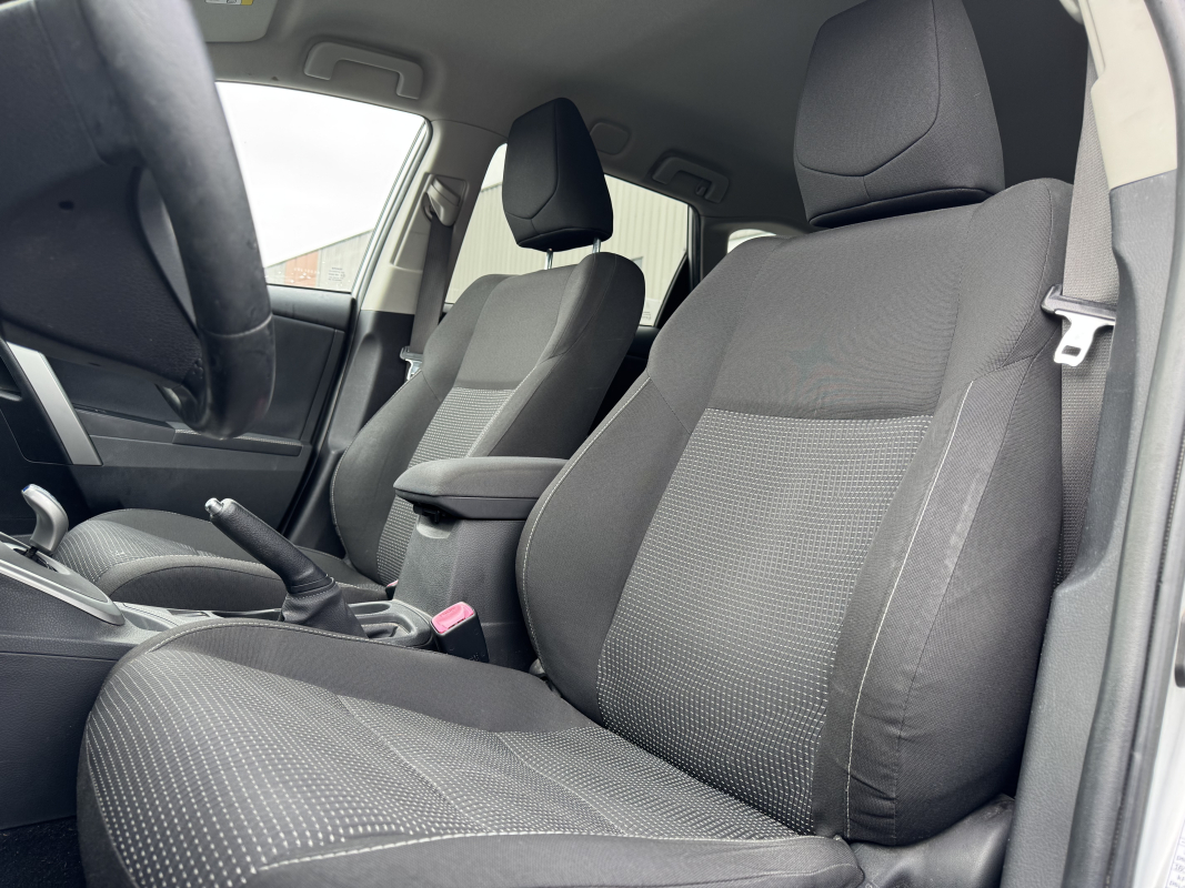 Toyota Auris — 11