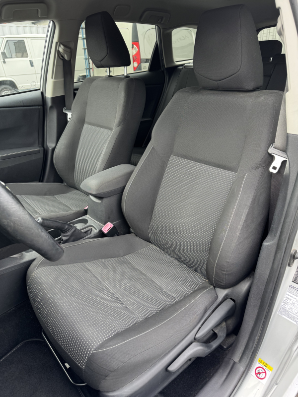 Toyota Auris — 10