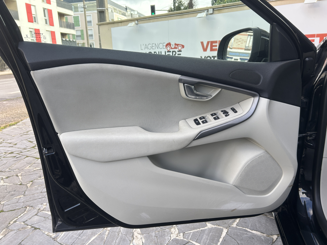 Volvo V40 — 19