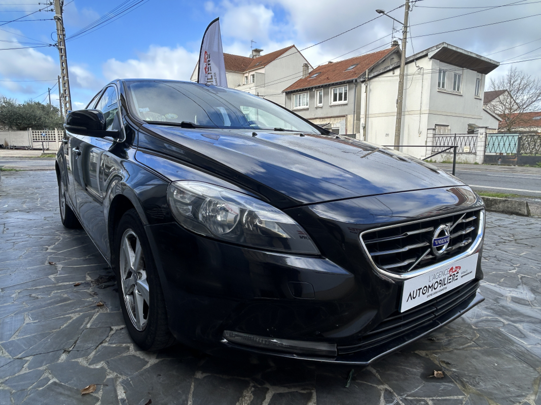 Volvo V40 — 9
