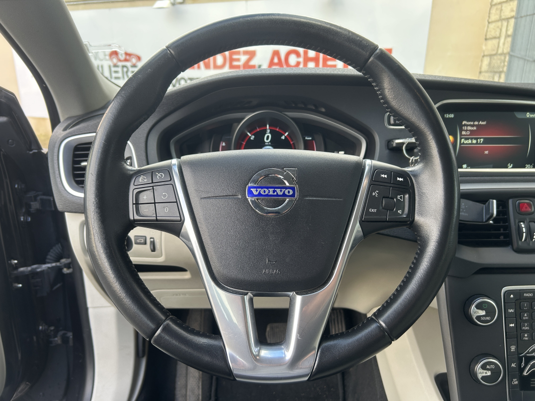 Volvo V40 — 11