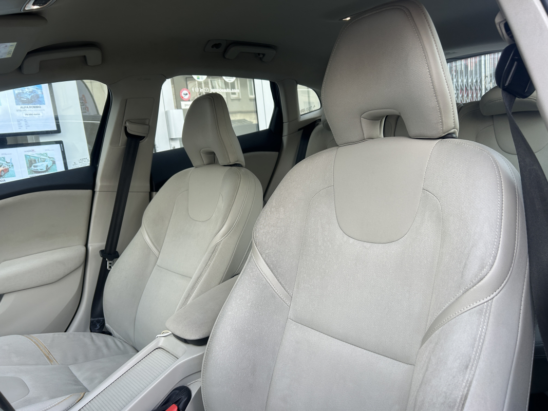 Volvo V40 — 16
