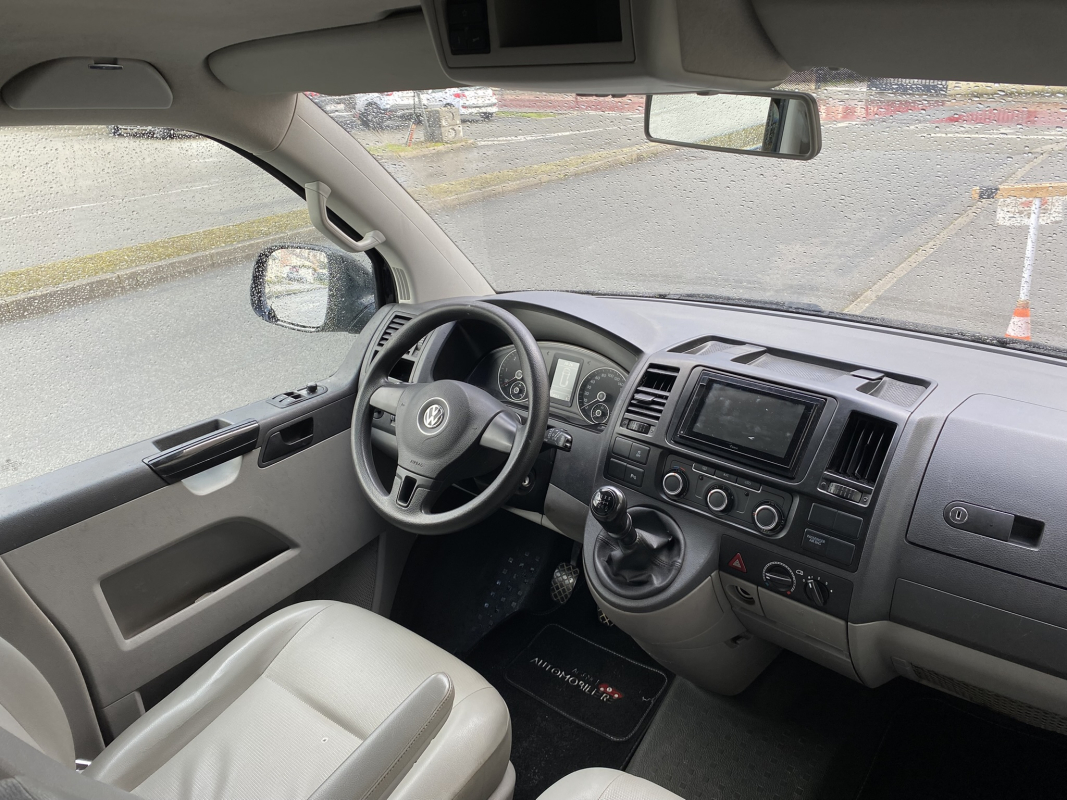 Volkswagen Caravelle — 16