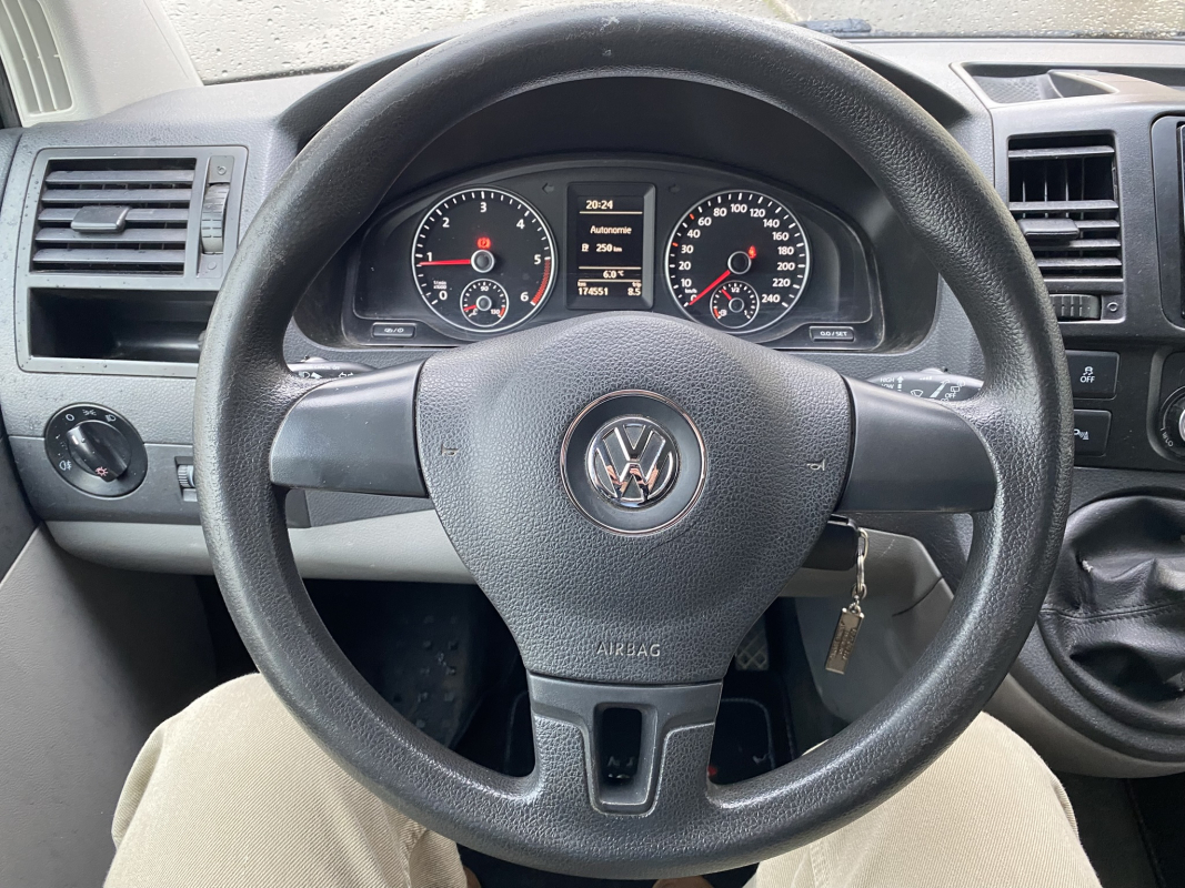 Volkswagen Caravelle — 10