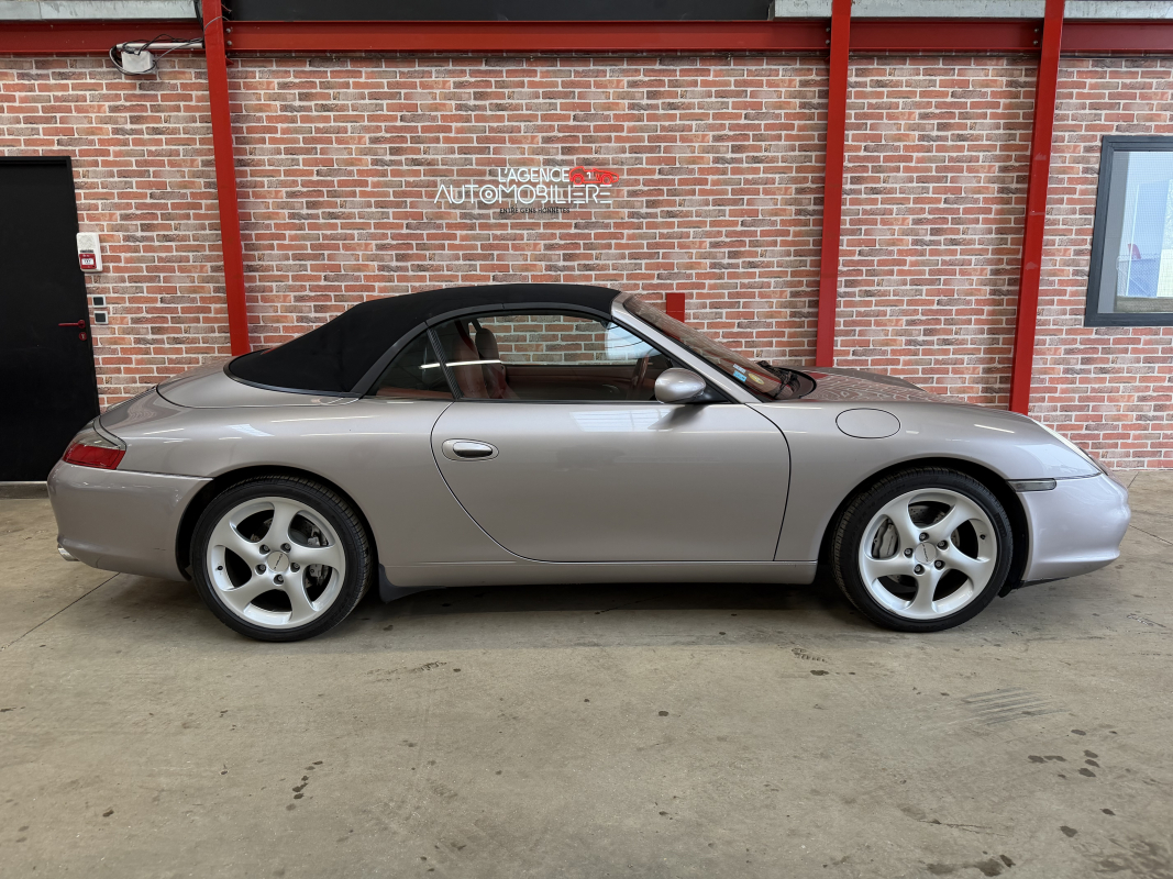 Porsche 911 Cabriolet — 13