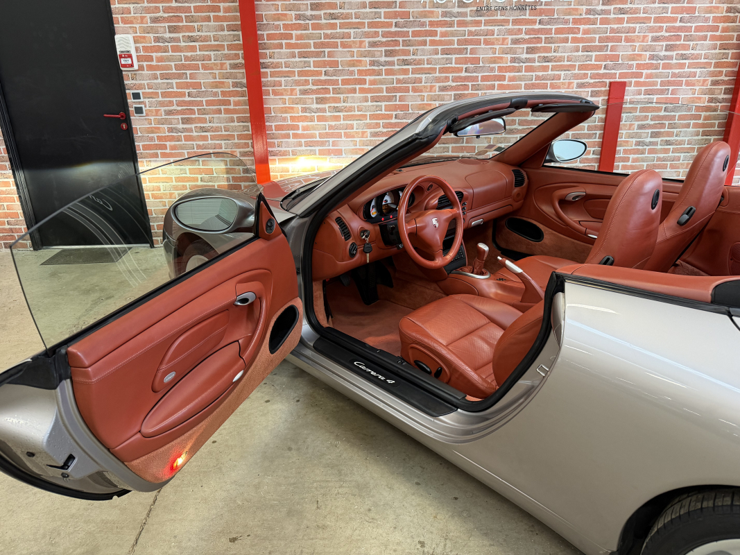Porsche 911 Cabriolet — 24