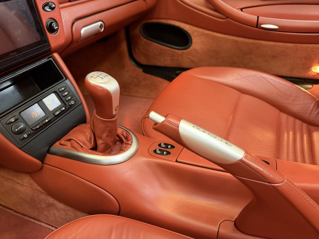 Porsche 911 Cabriolet — 32
