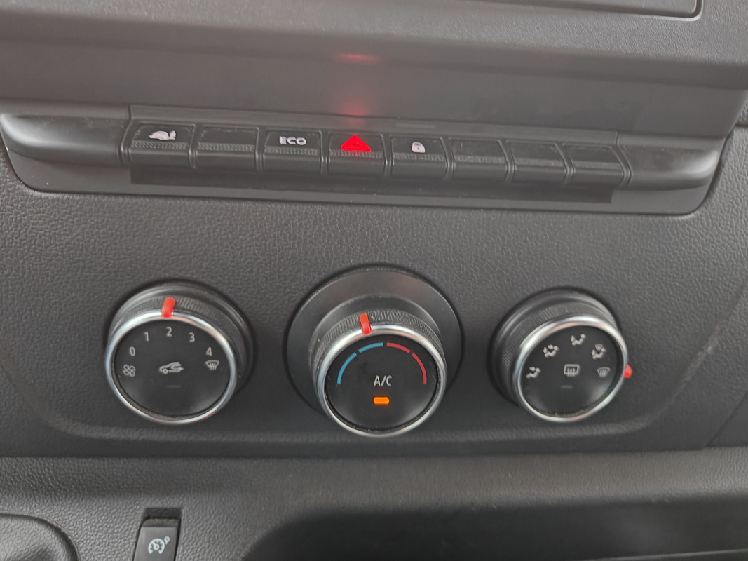 Renault Master — 23