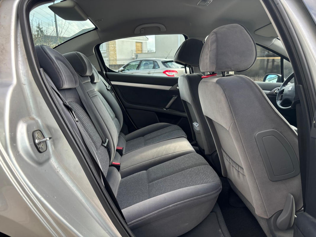 Peugeot 407 — 16