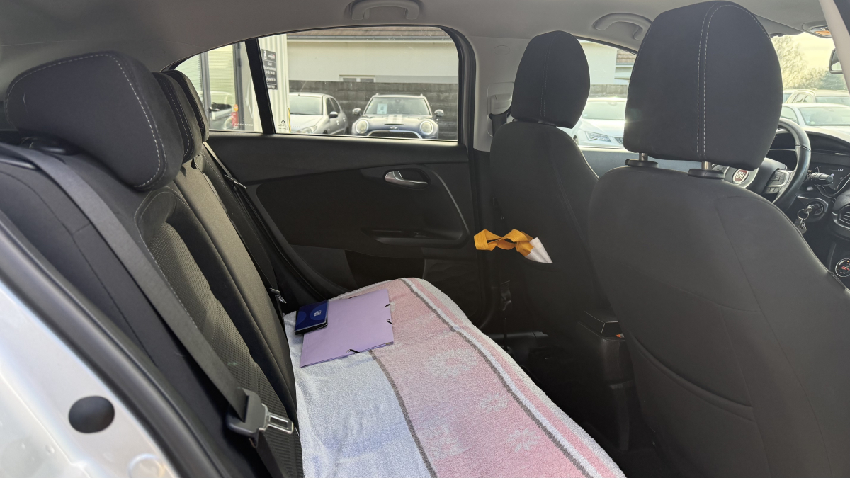 Fiat Tipo — 12