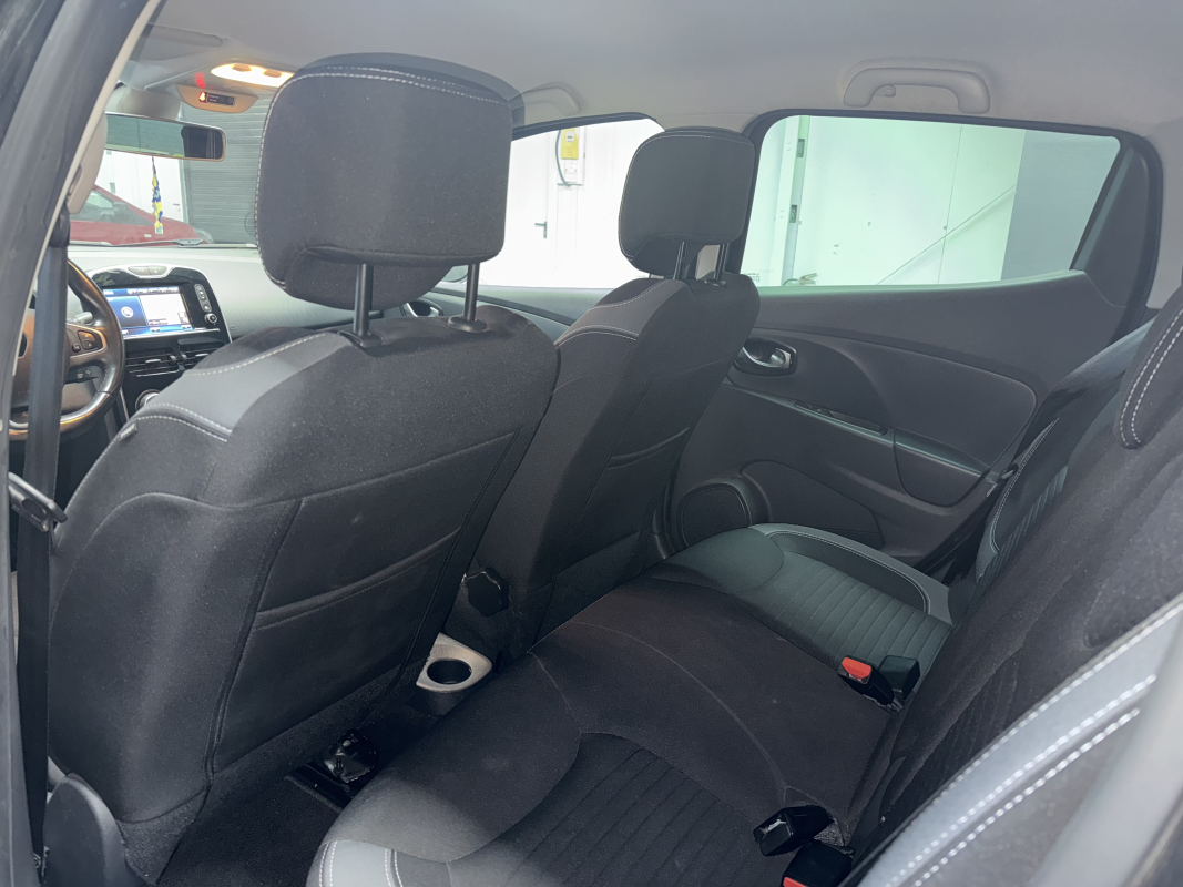 Renault Clio — 12