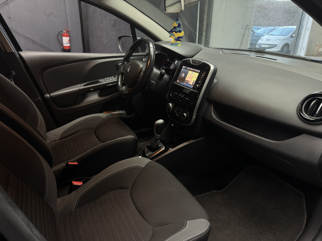 Renault Clio — 11