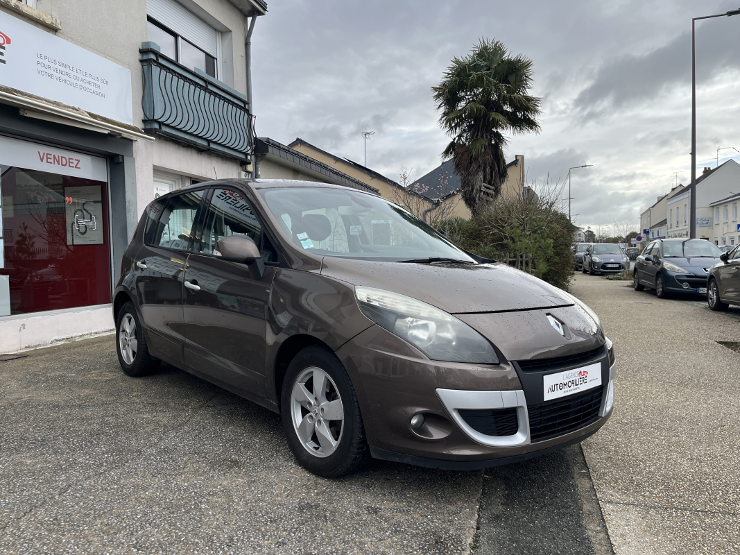 Renault Scenic — 3