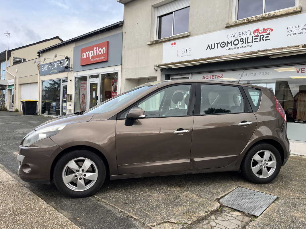 Renault Scenic — 4