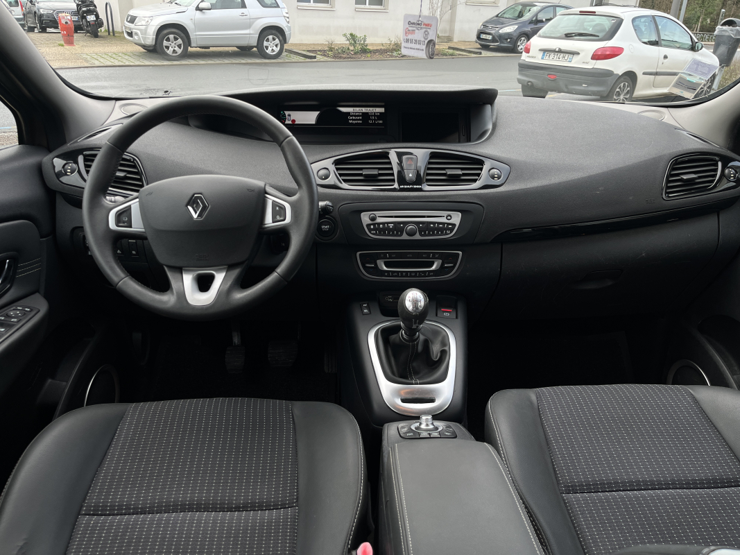 Renault Scenic — 10