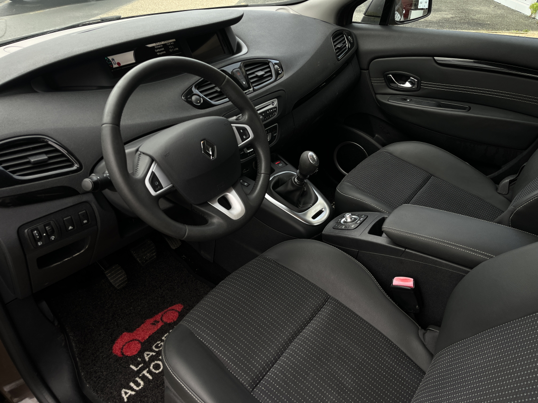 Renault Scenic — 9