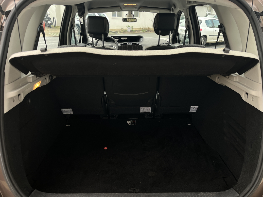 Renault Scenic — 16