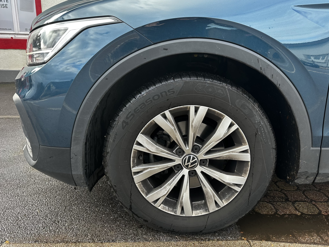 Volkswagen Tiguan — 9