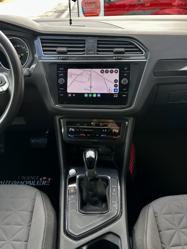 Volkswagen Tiguan — 24