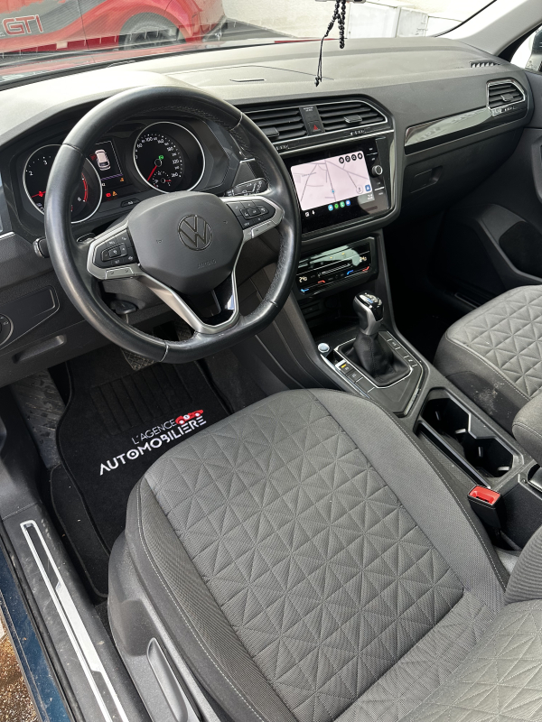 Volkswagen Tiguan — 11