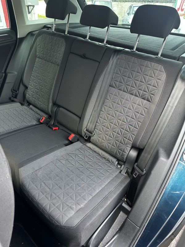 Volkswagen Tiguan — 21