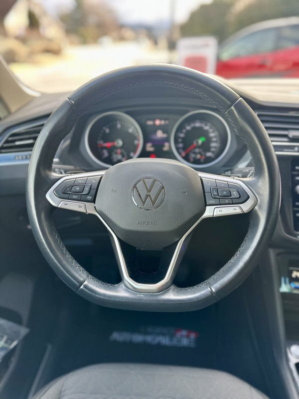 Volkswagen Tiguan — 23