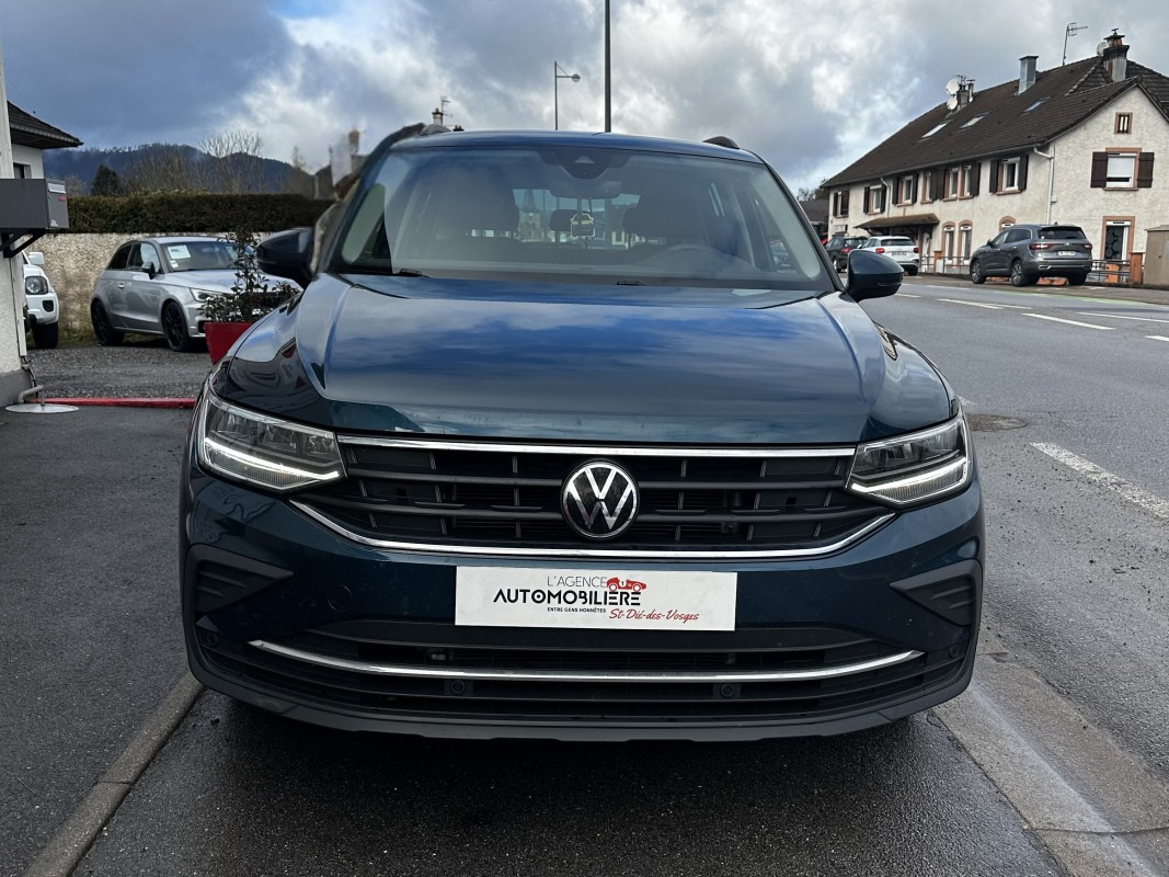 Volkswagen Tiguan — 2