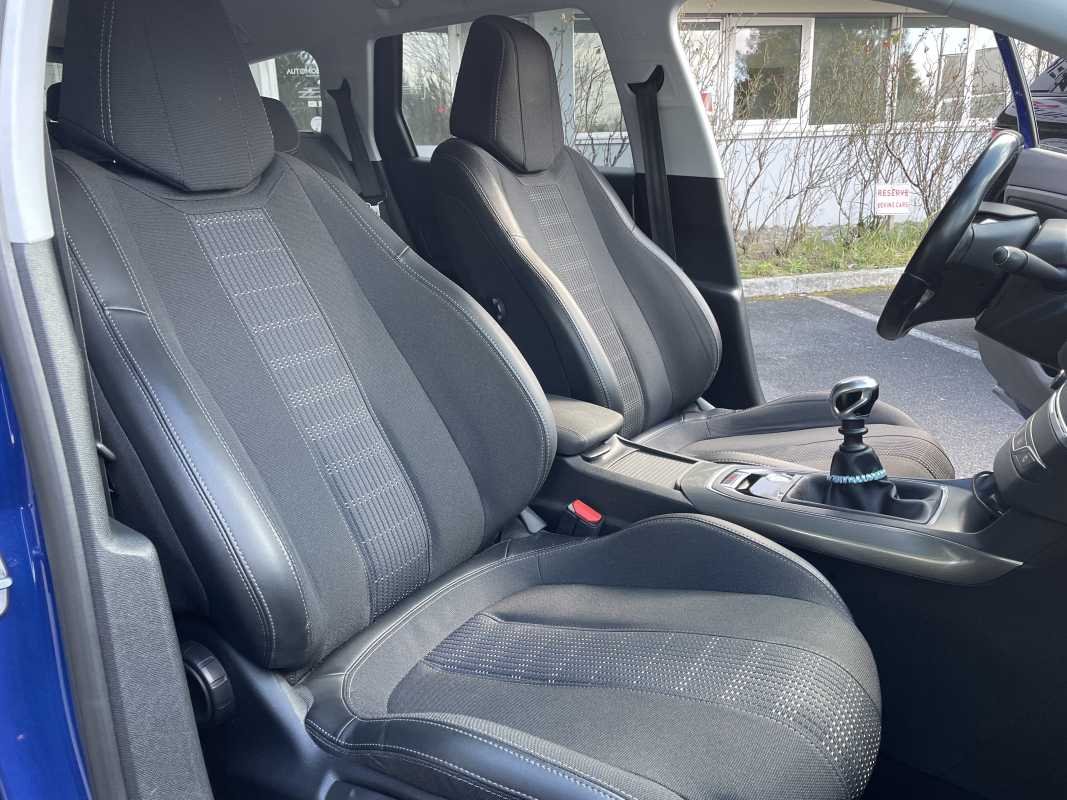 Peugeot 308 SW — 13