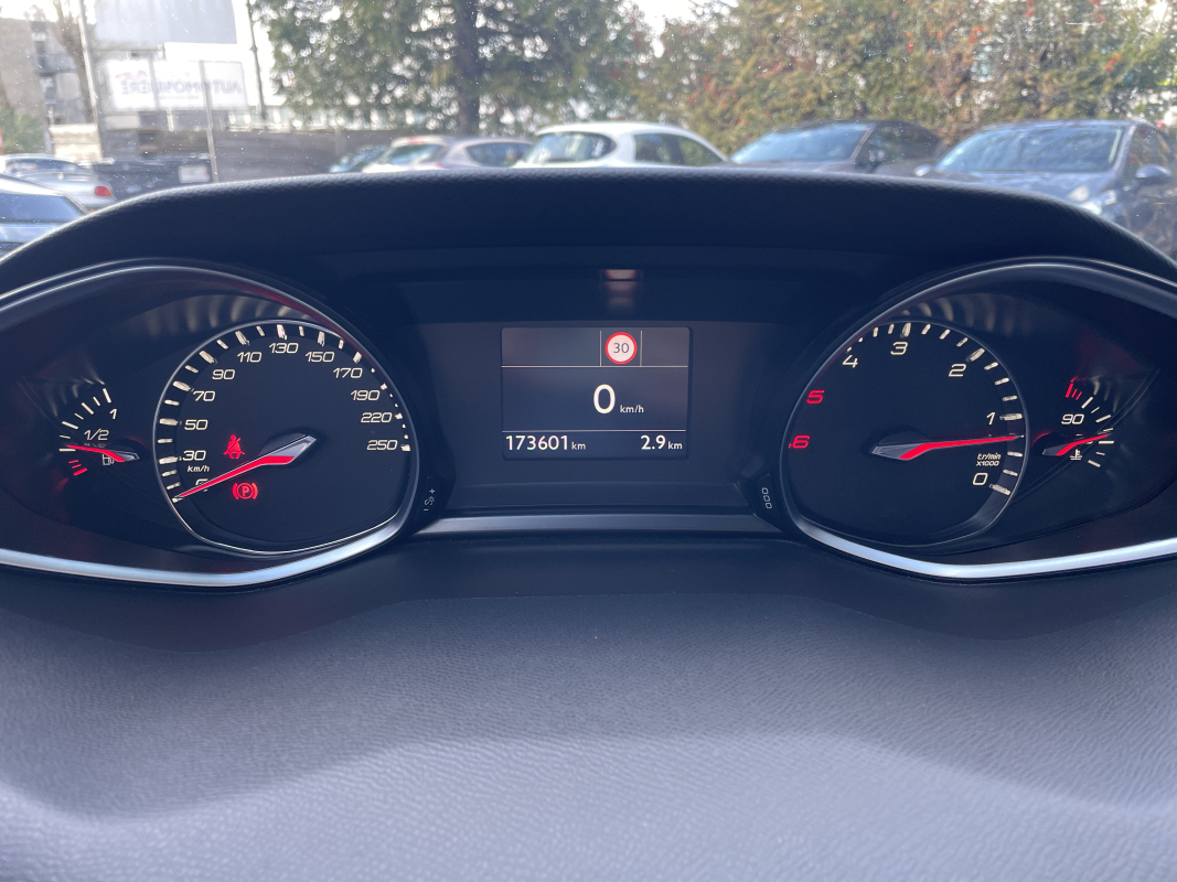 Peugeot 308 SW — 17