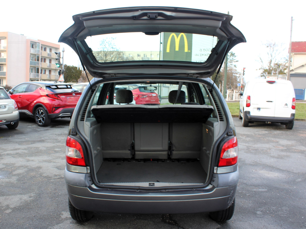 Renault Scenic — 37