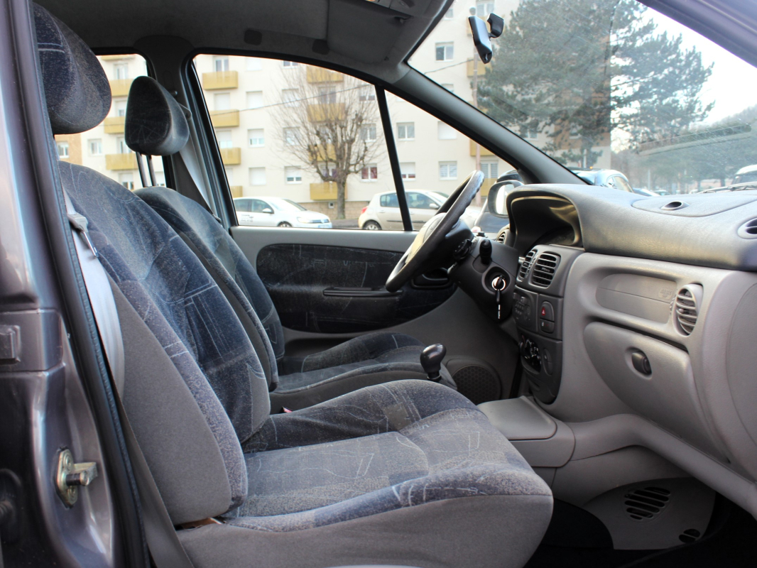 Renault Scenic — 14