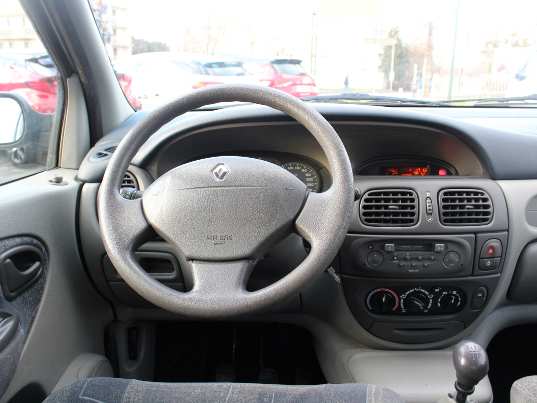 Renault Scenic — 16