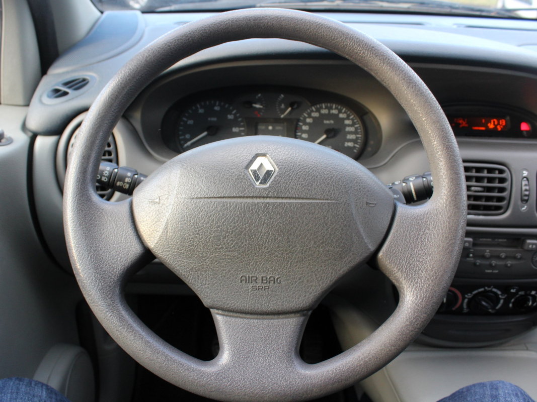 Renault Scenic — 17