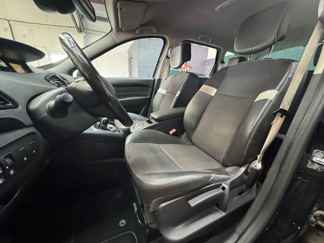 Renault Scenic — 10