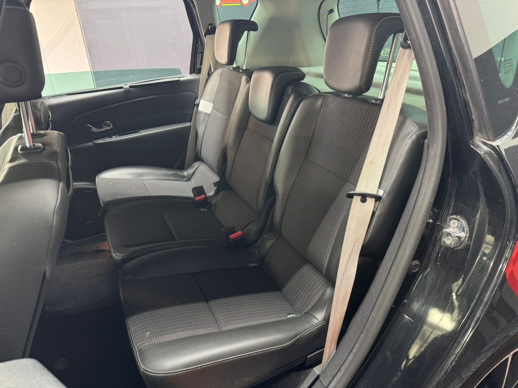 Renault Scenic — 12