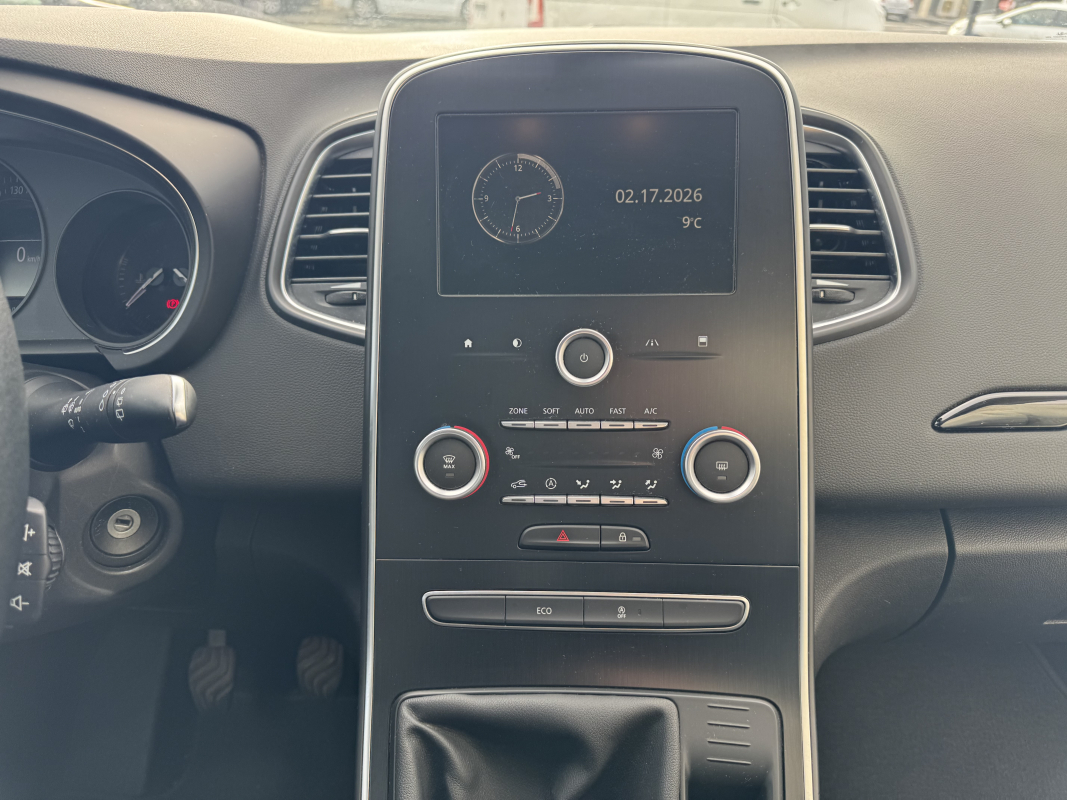 Renault Scenic — 9