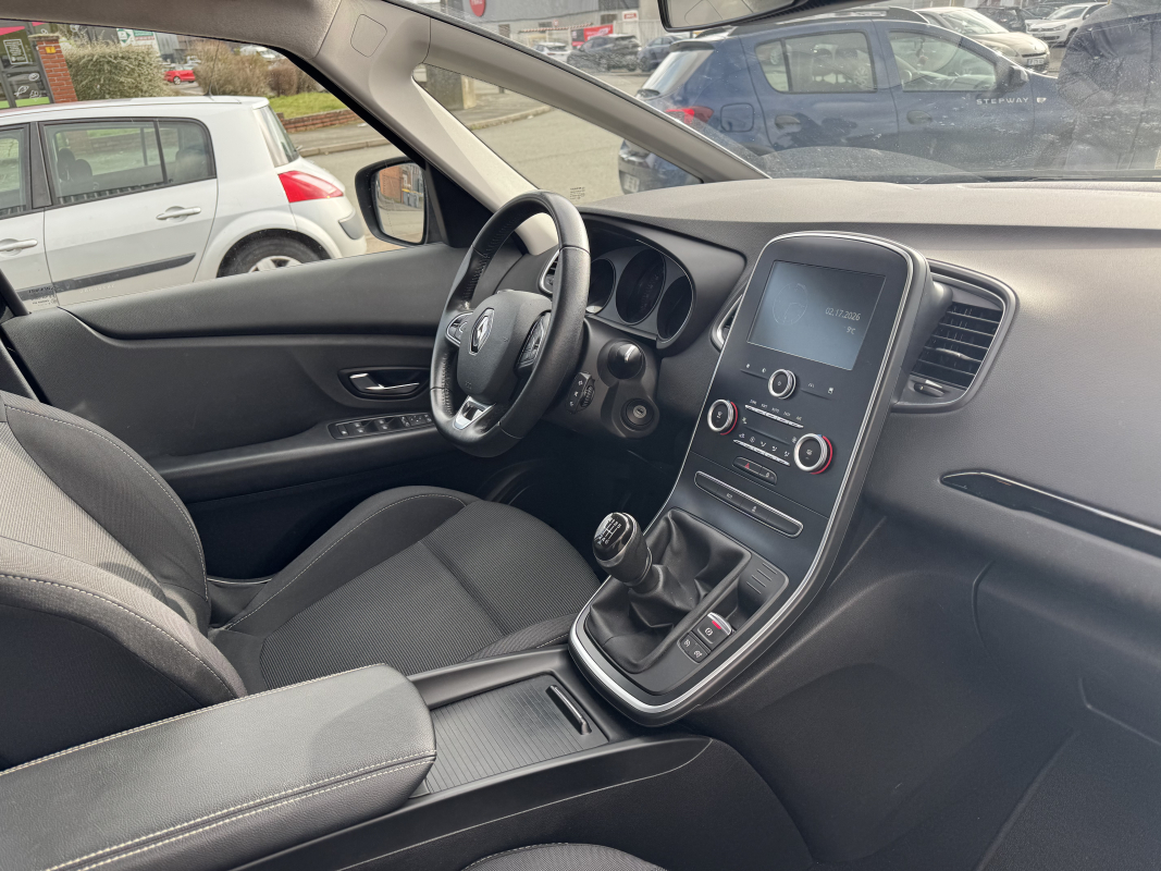 Renault Scenic — 12