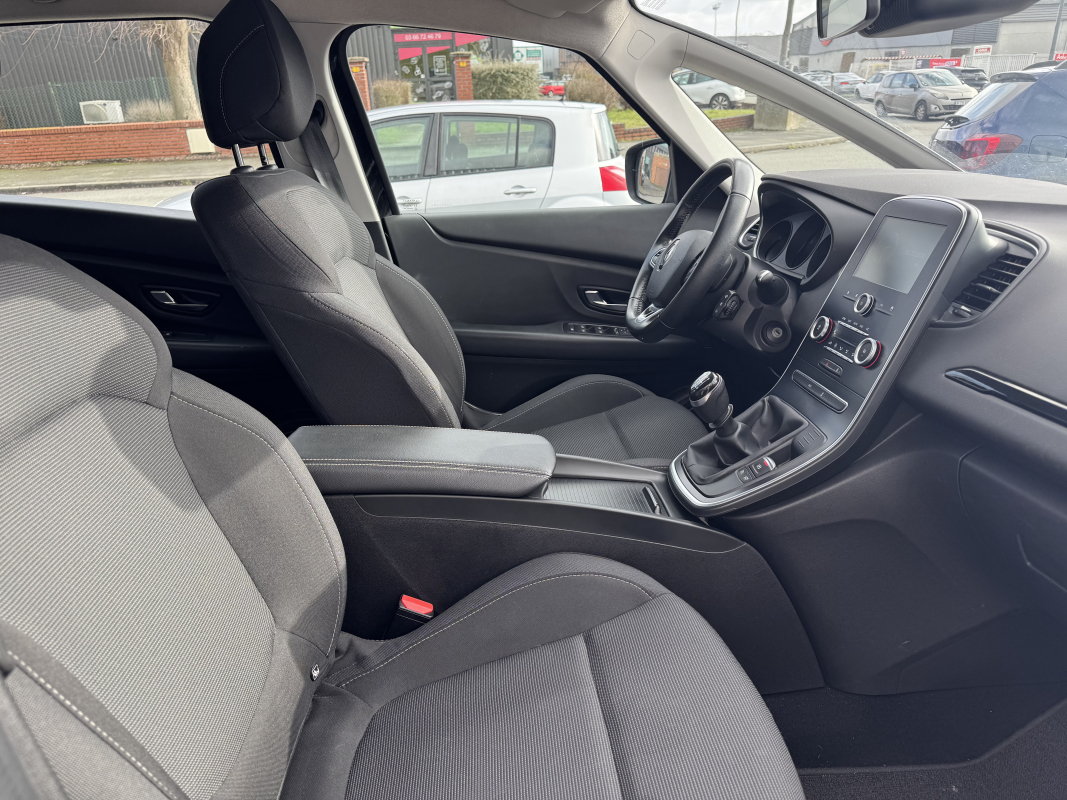 Renault Scenic — 13