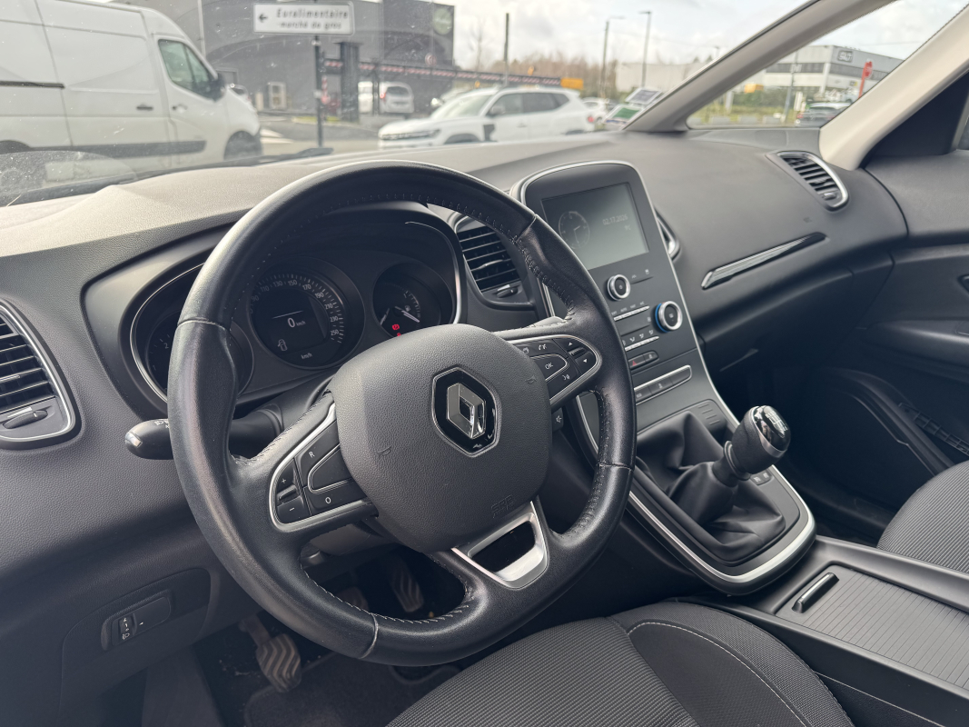 Renault Scenic — 16