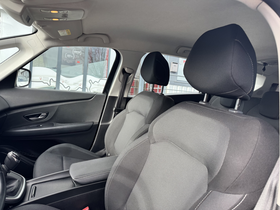 Renault Scenic — 18