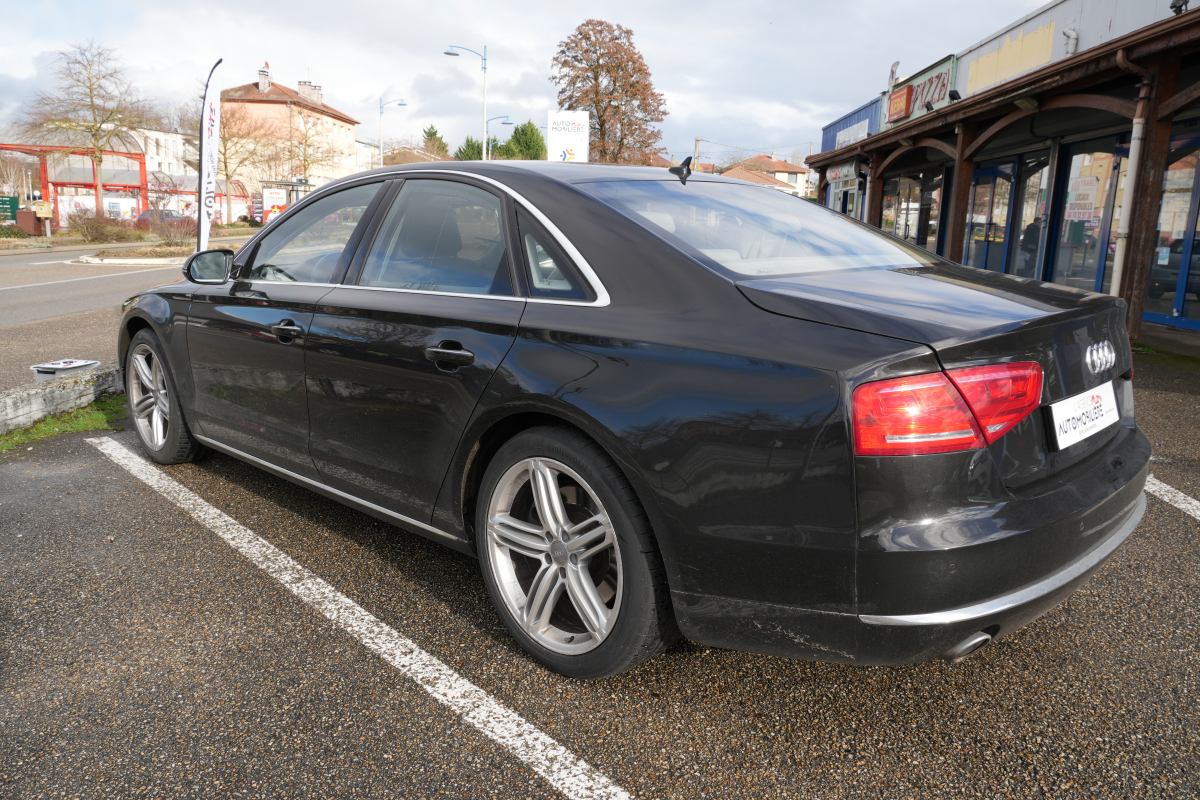 Audi A8 — 8
