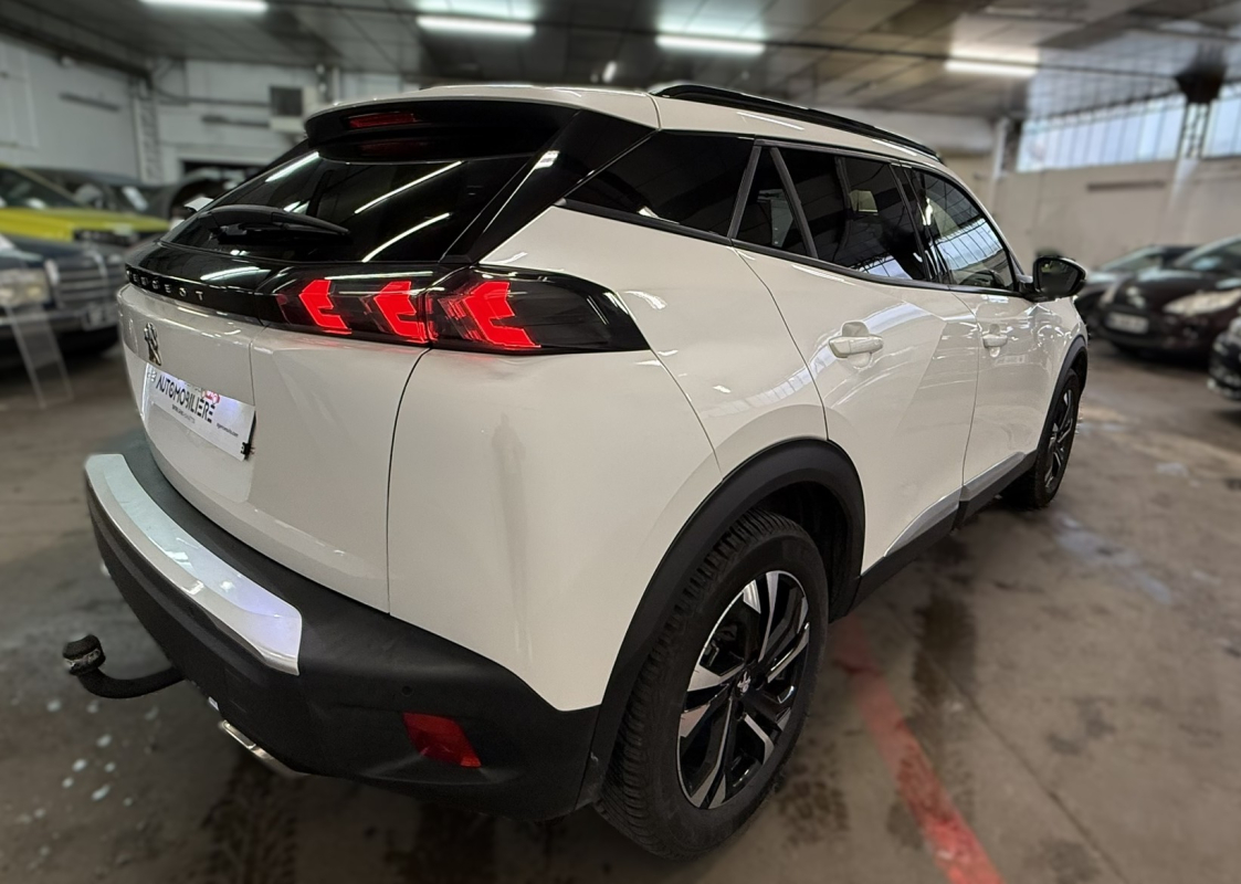 Peugeot 2008 — 3