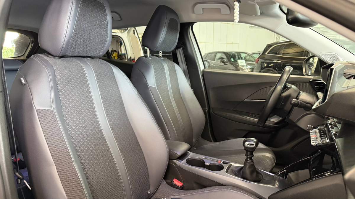 Peugeot 2008 — 13